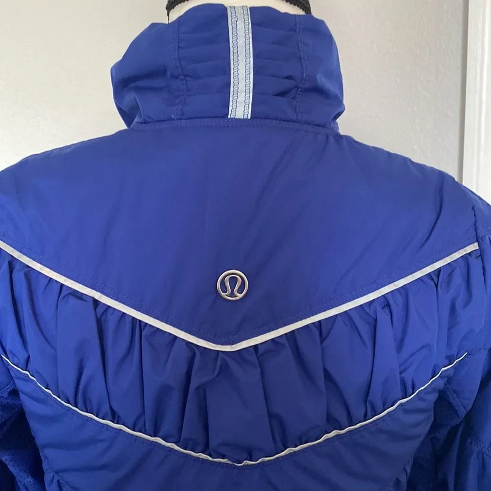Lululemon Athletica Outward Bound Blue Jacket (Size 2)
